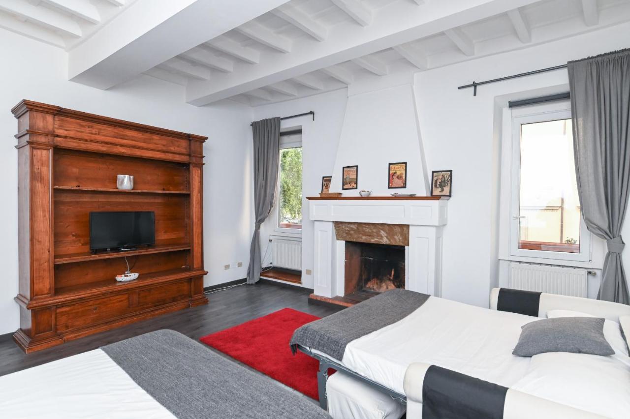 Gorgeous Trastevere Loft On The River ローマ エクステリア 写真