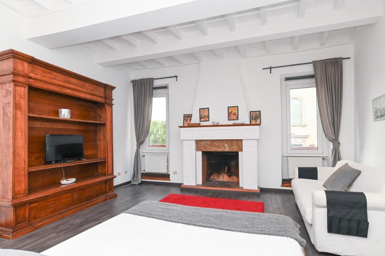 Gorgeous Trastevere Loft On The River ローマ エクステリア 写真